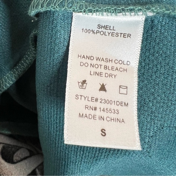 W5 Embossed Polkadot Long Sleeve Top - Picture 6 of 6